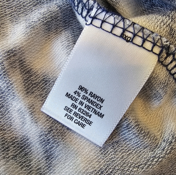 Dress Barn Size Small New w/ Tag Ikat Dyed Geometric Print Tee Crisscross Back - Picture 5 of 8